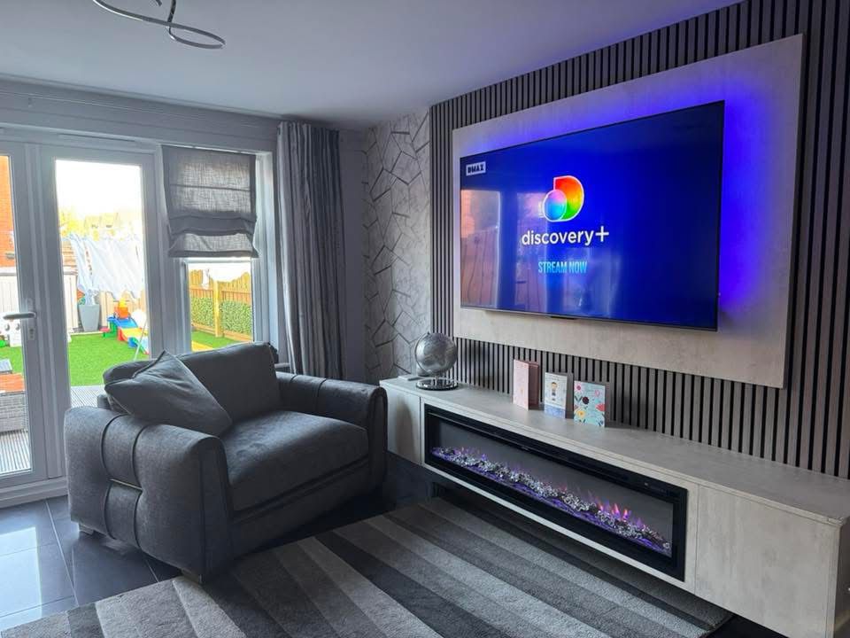 Deluxe Media Wall Package